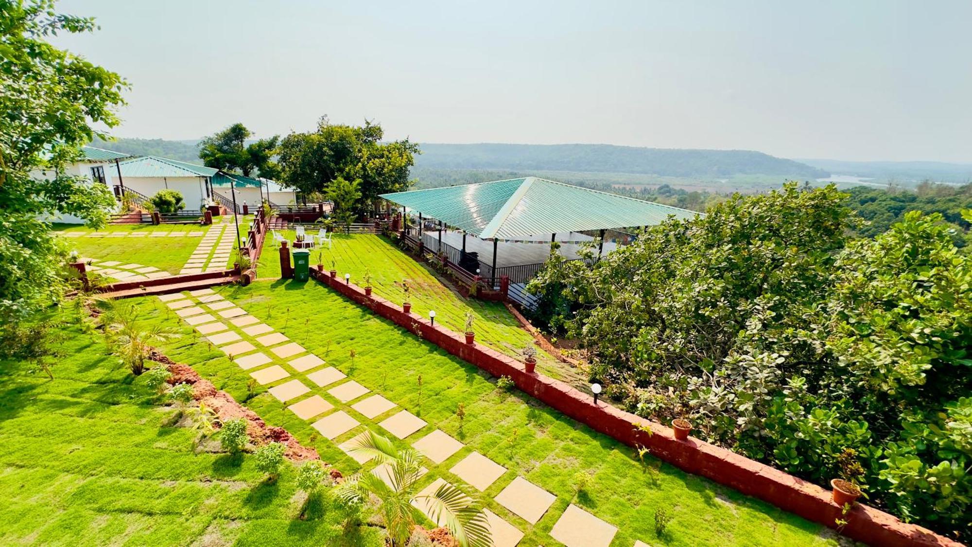 Cashew Leaf Resort, Goa Hotel