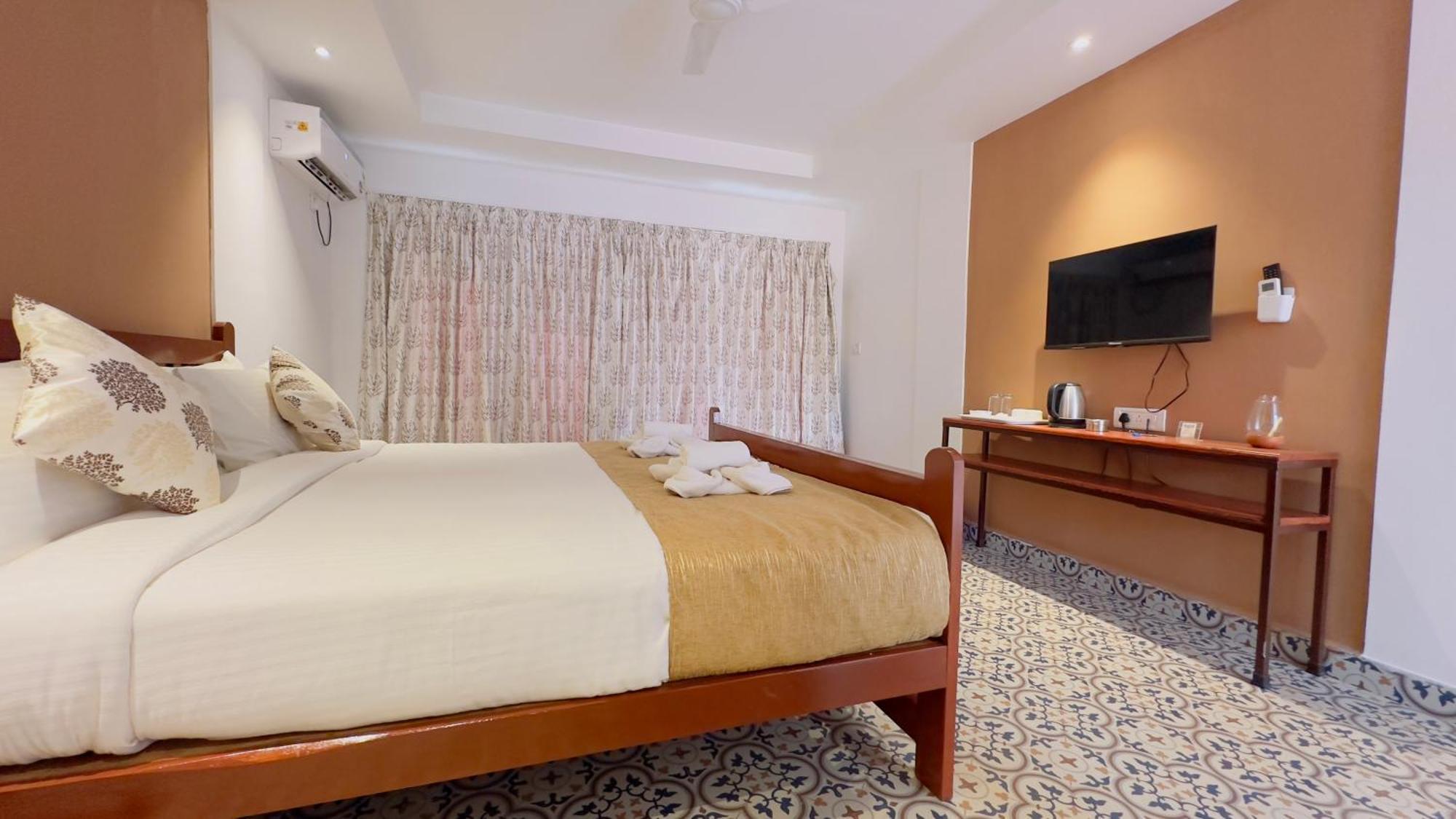 Hotel Cashew Leaf Resort, Goa 3*