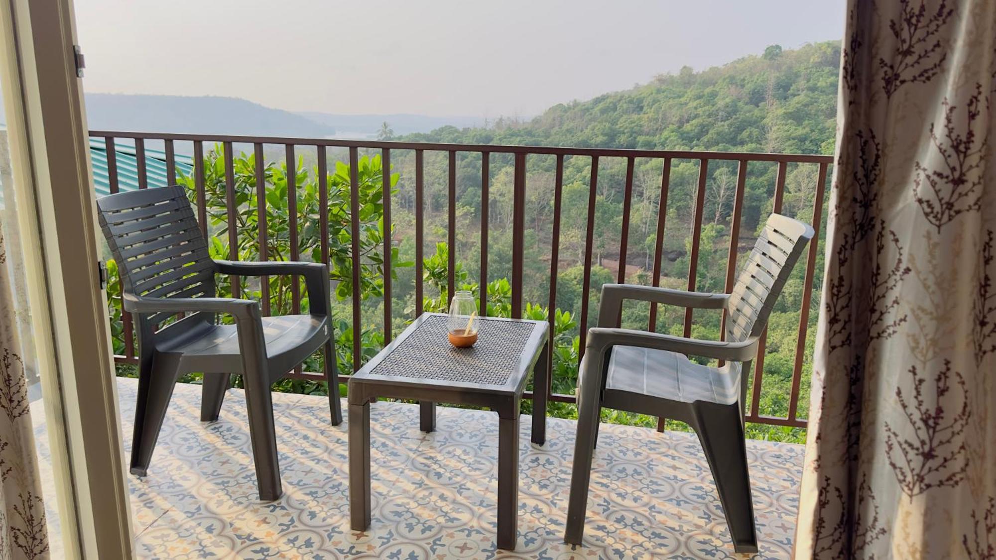 Hotel Cashew Leaf Resort, Goa 3*