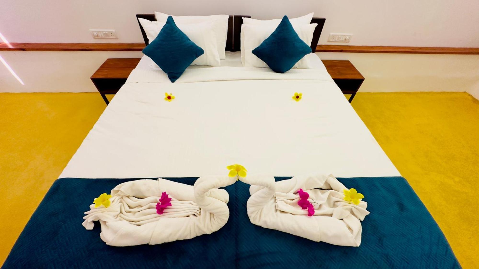 Hotel Cashew Leaf Resort, Goa