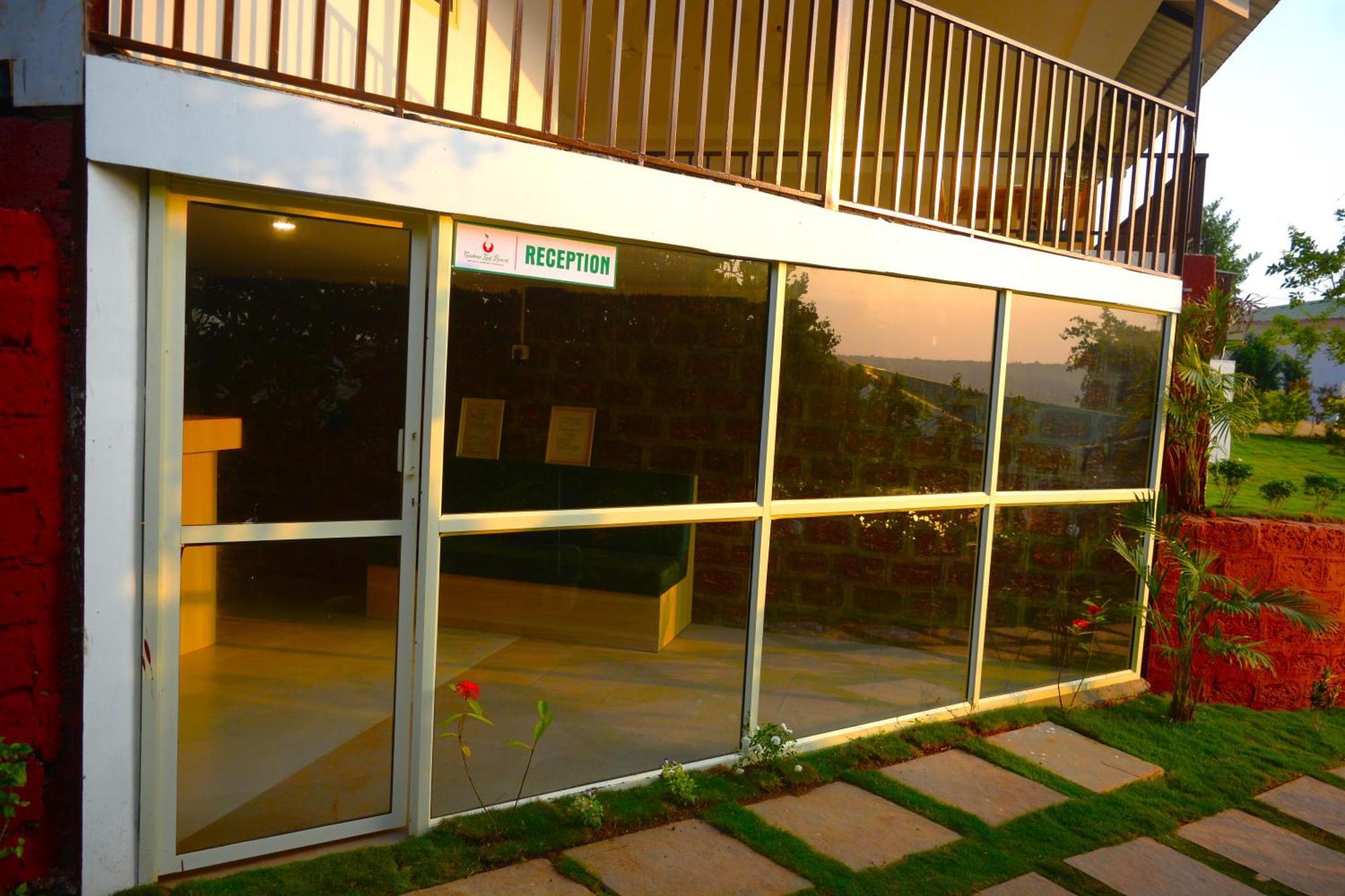 Hotel Cashew Leaf Resort, Goa