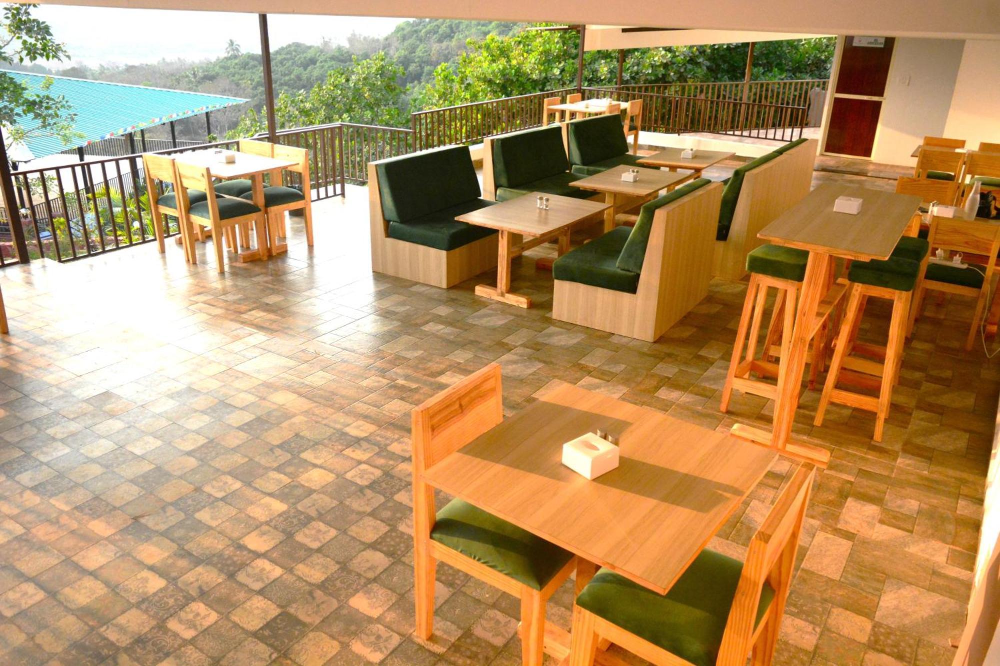 Cashew Leaf Resort, Goa Hotel 3*