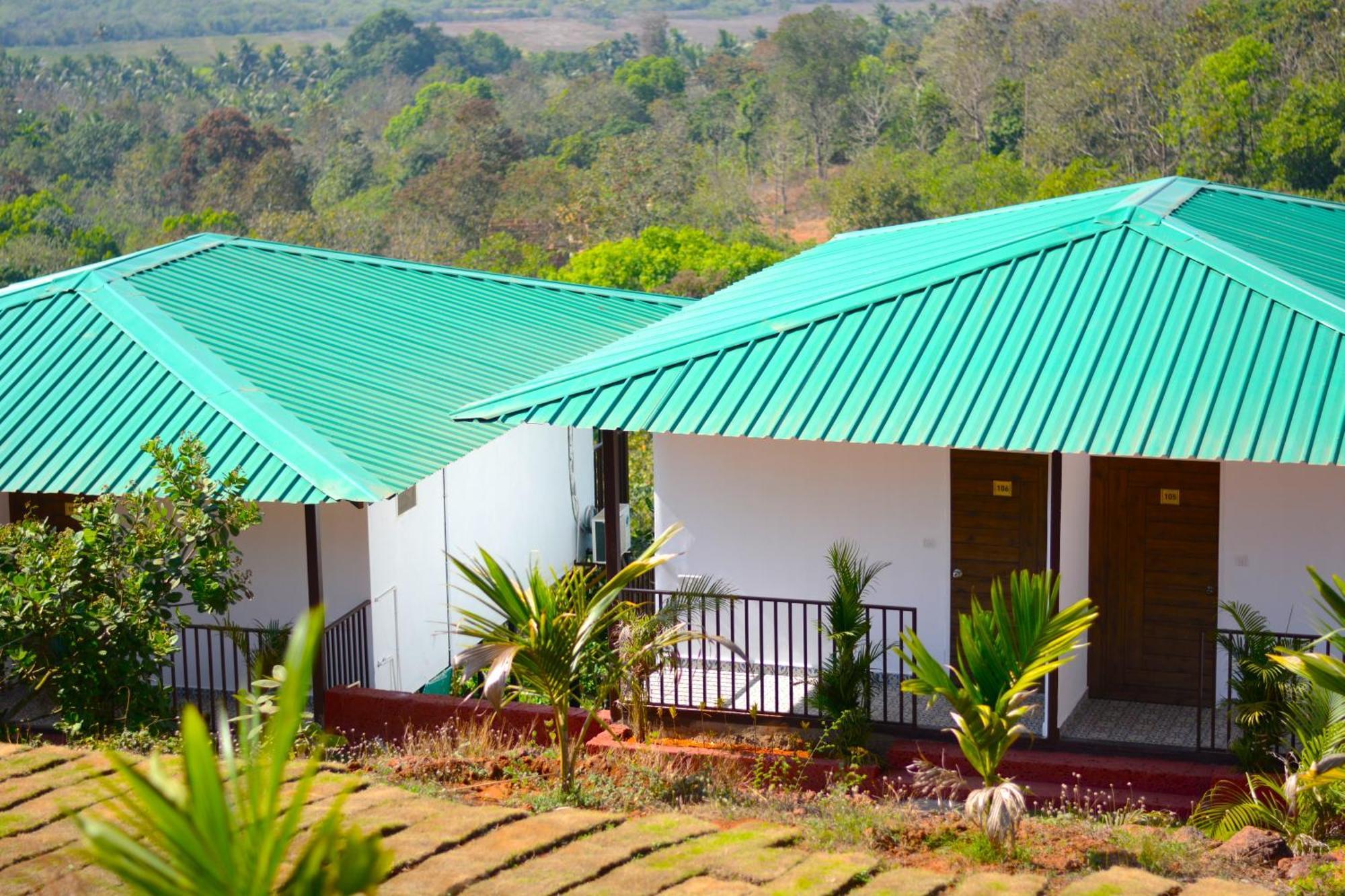 Cashew Leaf Resort, Goa 3*
